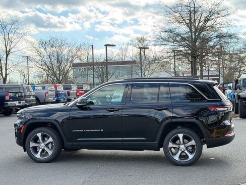 New 2025 Jeep Grand Cherokee Limited image 10