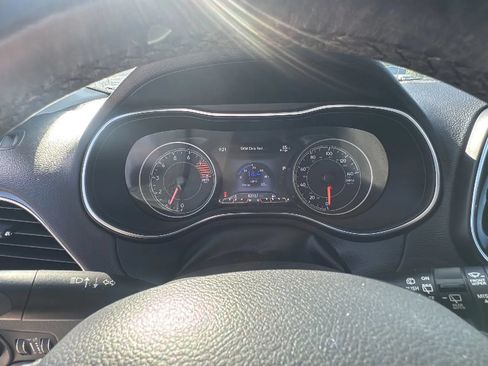 Used 2019 Jeep Cherokee Limited AWD/4WD image 22