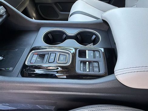 New 2026 Honda Pilot Touring image 13