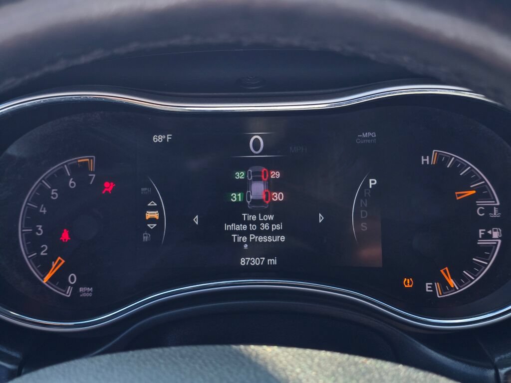 Used 2015 Jeep Grand Cherokee Altitude AWD/4WD image 24