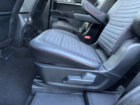 New 2026 Ford Explorer ST-Line w/ ST-Line Street Pack image 11