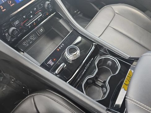 Used 2023 Jeep Grand Cherokee L Limited w/ Luxury Tech Group II AWD/4WD image 25