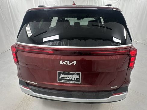 New 2026 Kia Carnival EX image 4