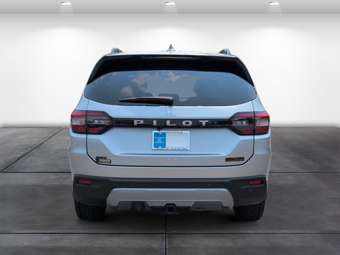 Certified 2026 Honda Pilot TrailSport image 7