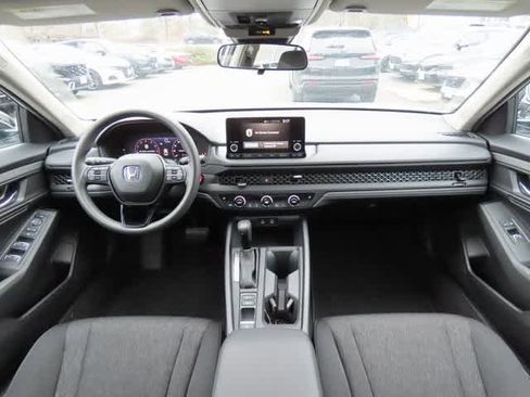 Certified 2025 Honda Accord SE image 16