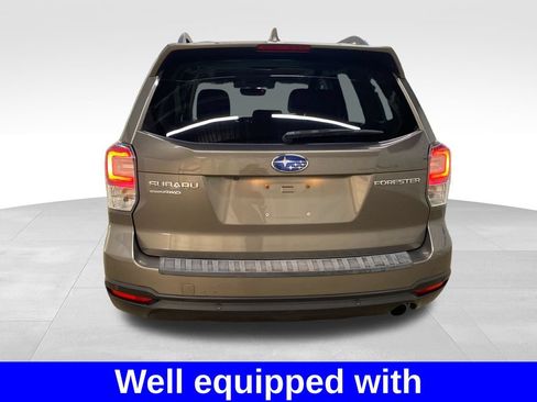 Used 2018 Subaru Forester 2.5i Touring AWD/4WD image 3