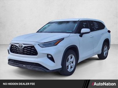 Used 2022 Toyota Highlander LE