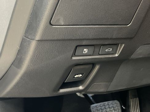 Used 2022 Lexus ES 300h w/ Accessory Package FWD image 31
