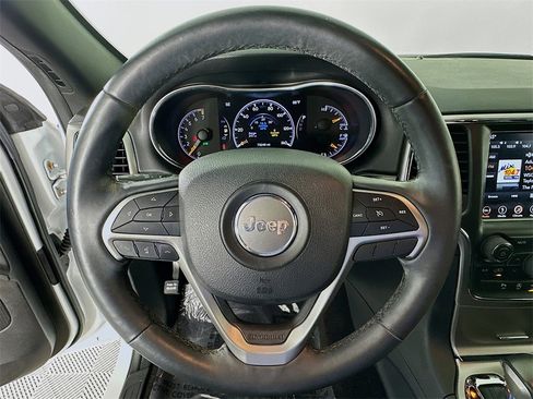 Used 2018 Jeep Grand Cherokee Altitude image 11