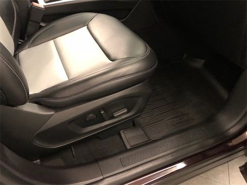 Used 2022 Ford Explorer XLT w/ Equipment Group 202A image 35