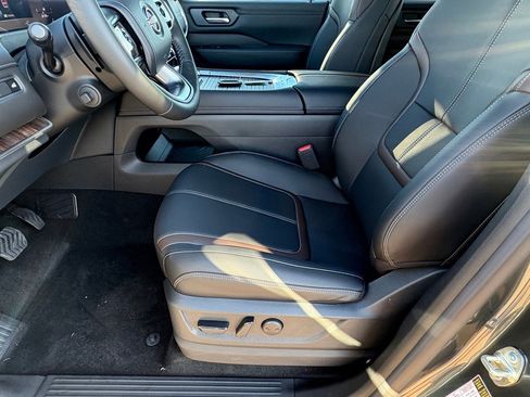 New 2026 Nissan Armada SL w/ Captain's Chari Seat Package image 18