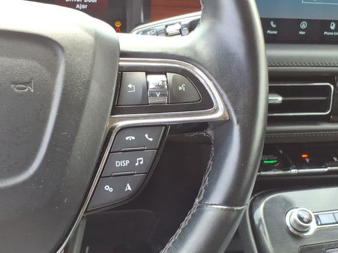 Used 2023 Lincoln Nautilus Reserve image 18