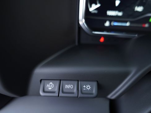 Used 2025 GMC Sierra 2500 AT4X image 33