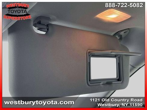 Used 2023 Toyota Highlander XLE image 32