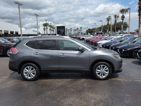 Used 2015 Nissan Rogue SV w/ SV Premium Package FWD image 3