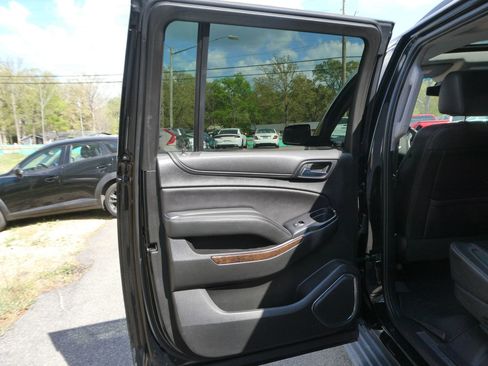 Used 2019 Chevrolet Suburban LT image 29