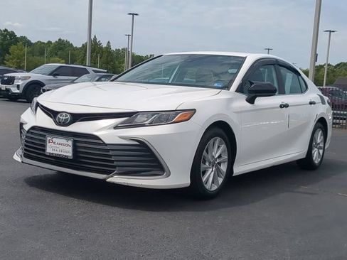 Used 2023 Toyota Camry LE FWD image 7