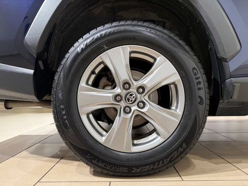 Certified 2025 Toyota RAV4 XLE AWD/4WD image 9