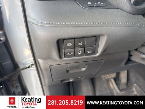 Used 2021 Toyota Highlander Platinum image 11