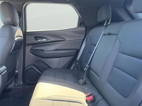 Used 2022 Chevrolet TrailBlazer RS w/ Technology Package image 16