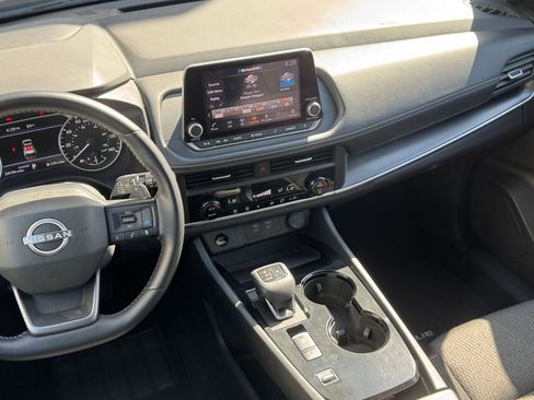 Used 2025 Nissan Rogue SV FWD image 20