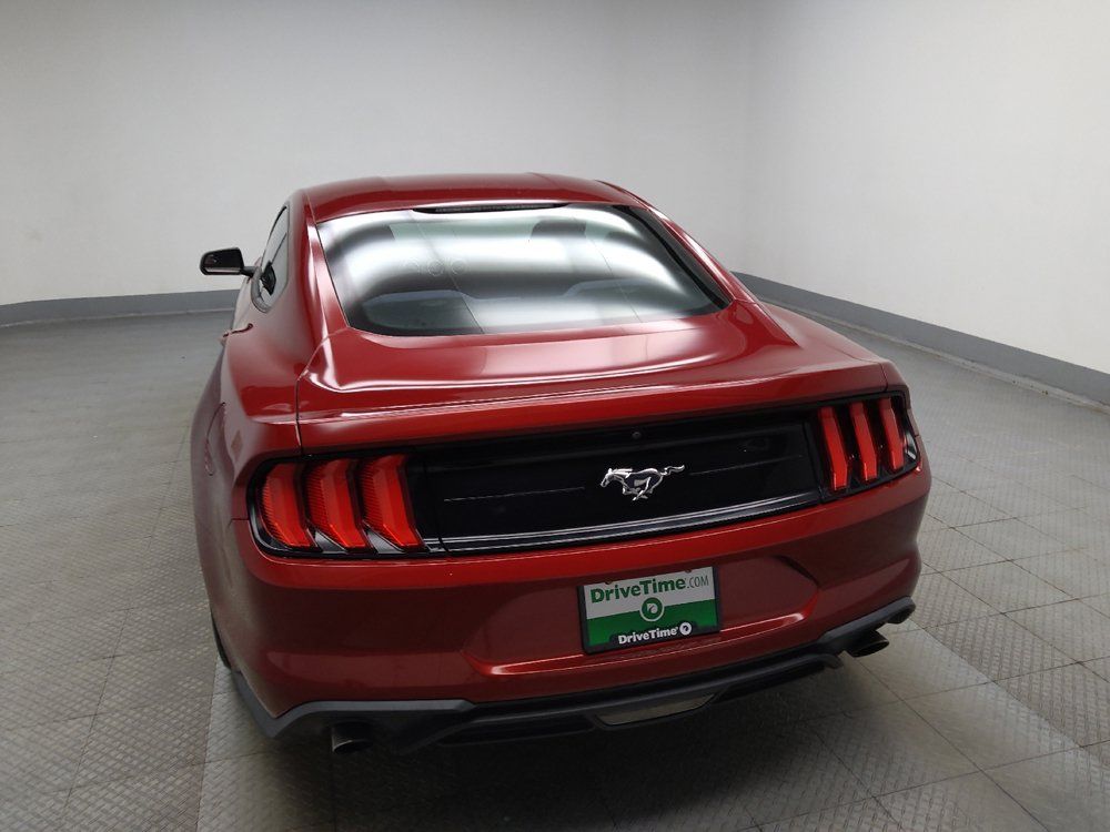 Used 2018 Ford Mustang Coupe RWD image 6