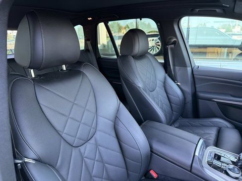 Used 2023 BMW X5 xDrive40i w/ Executive Package AWD/4WD image 19