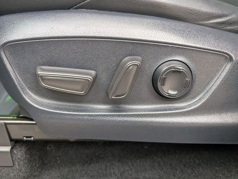 Used 2024 Toyota Tacoma Limited w/ Limited Package (LT) image 16