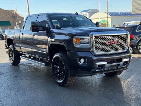Used 2016 GMC Sierra 2500 Denali image 3