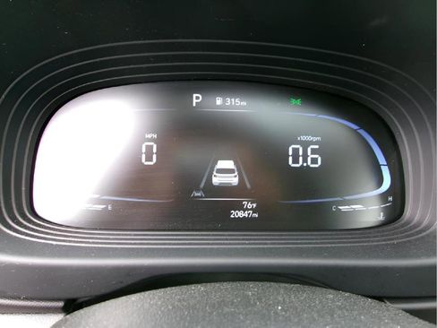 Used 2024 Hyundai Venue SEL image 15