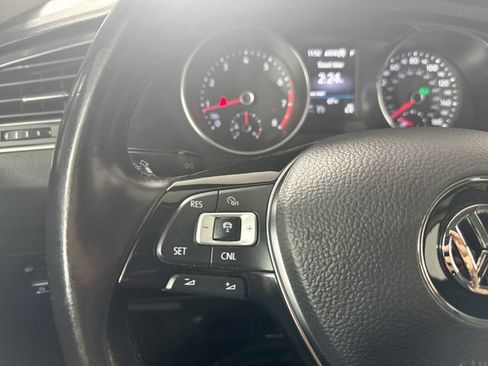 Used 2018 Volkswagen Tiguan SEL AWD/4WD image 12