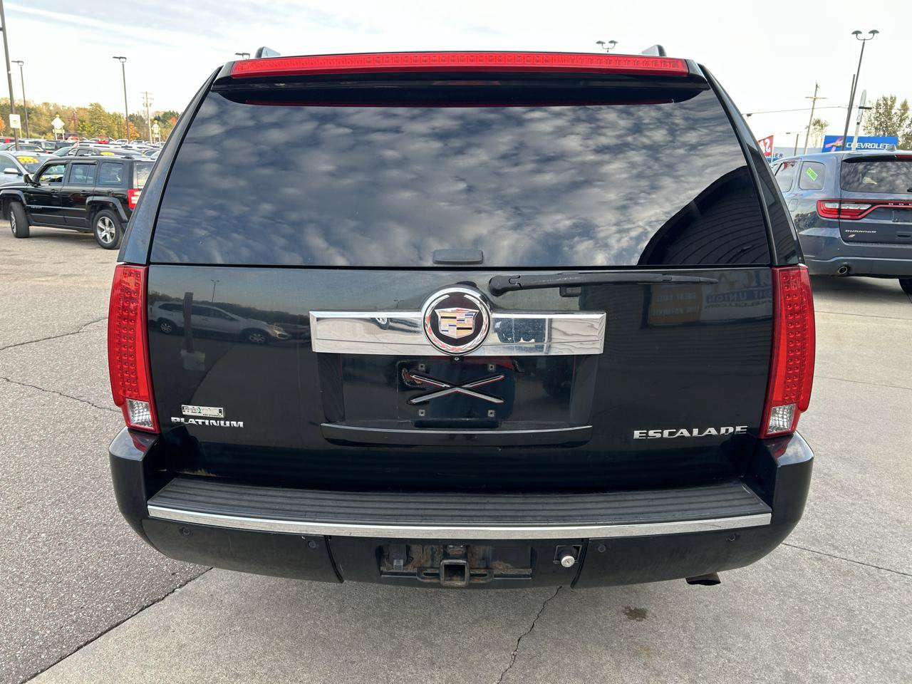 Used 2011 Cadillac Escalade ESV Platinum AWD/4WD image 6