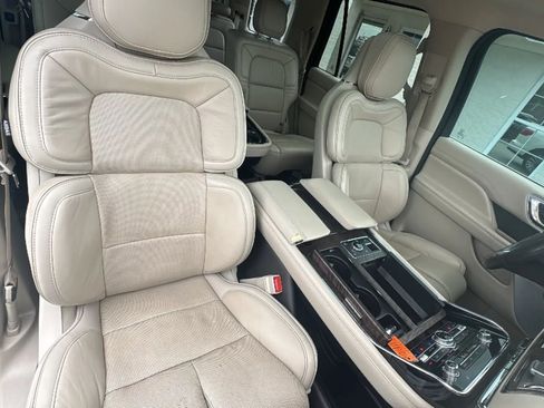 Used 2019 Lincoln Navigator Reserve AWD/4WD image 47