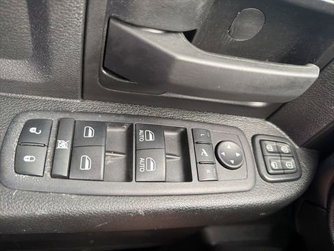 Used 2024 RAM 2500 Tradesman w/ Chrome Appearance Group AWD/4WD image 18