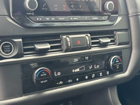 Used 2024 Nissan Pathfinder S AWD/4WD image 24