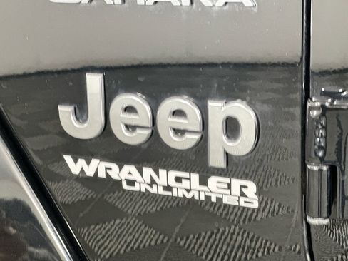 Used 2022 Jeep Wrangler Unlimited Sahara w/ Cold Weather Group image 28