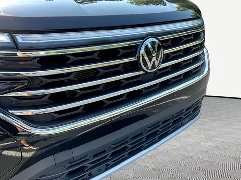 Used 2025 Volkswagen Atlas SE FWD image 34