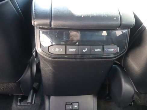 Used 2023 Toyota Highlander XSE FWD image 17