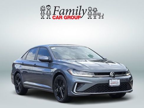 Used 2025 Volkswagen Jetta SE w/ Sunroof Package FWD image 2