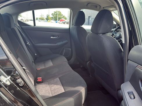 Used 2025 Nissan Sentra SR FWD image 11