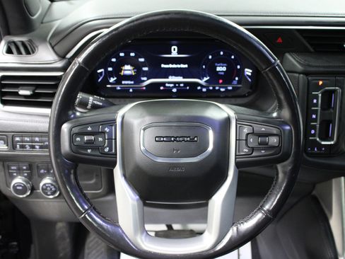 Used 2022 GMC Yukon Denali image 18