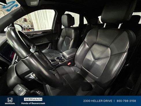 Used 2020 Porsche Macan AWD/4WD image 26