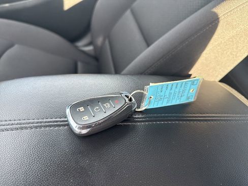 Used 2024 Chevrolet Malibu LT image 32