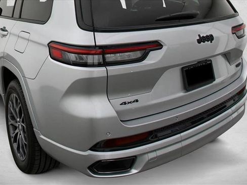 Used 2024 Jeep Grand Cherokee L Summit w/ Advanced Protech Group IV image 10