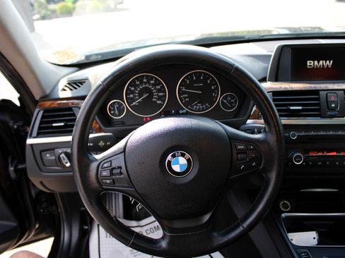 Used 2014 BMW 320i xDrive Sedan image 24