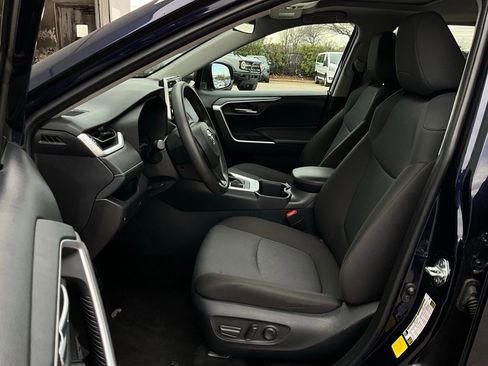 Used 2025 Toyota RAV4 XLE image 10