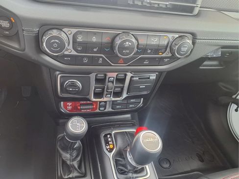 New 2026 Jeep Gladiator Rubicon AWD/4WD image 25