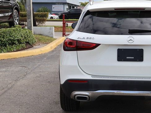 Used 2022 Mercedes-Benz GLA 250 w/ Premium Package Lite image 13
