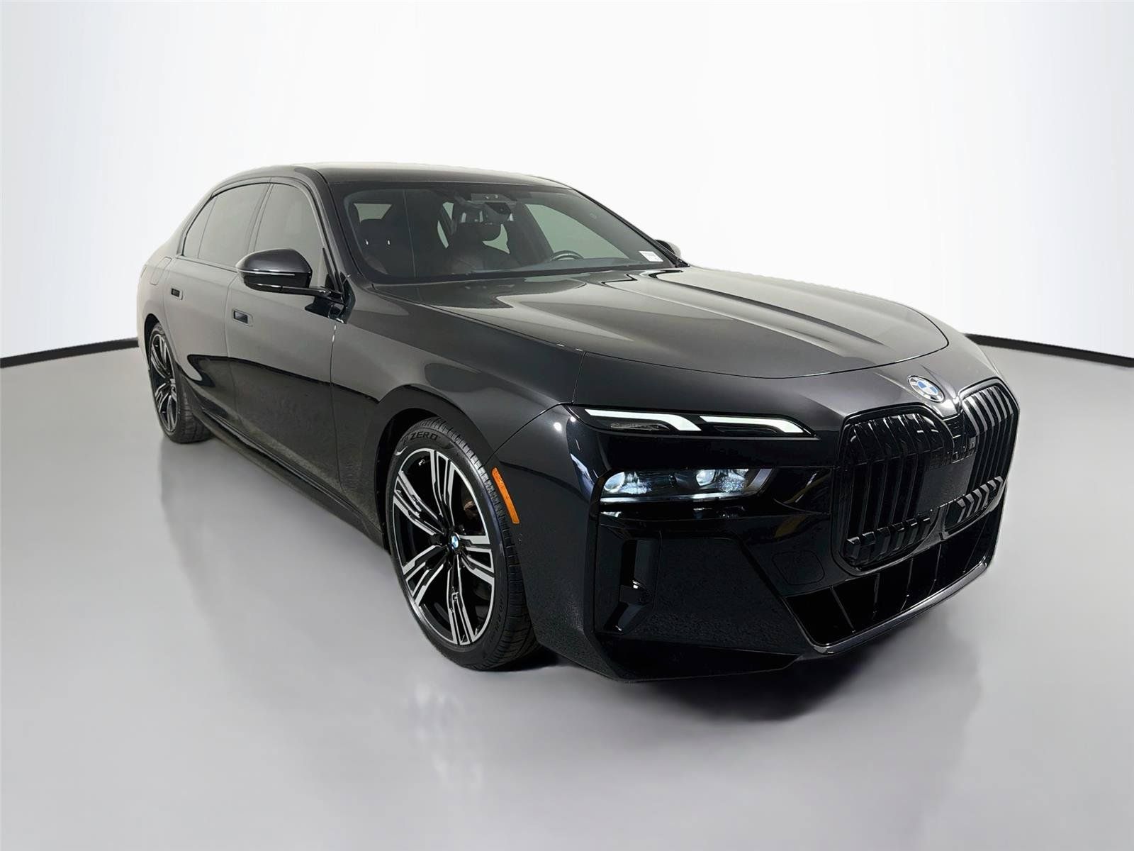 Used 2023 BMW 740i RWD image 3
