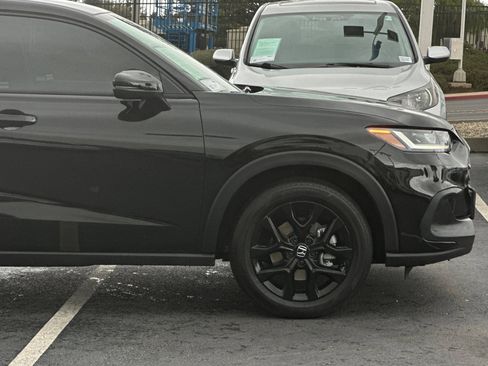 Certified 2025 Honda HR-V Sport image 30